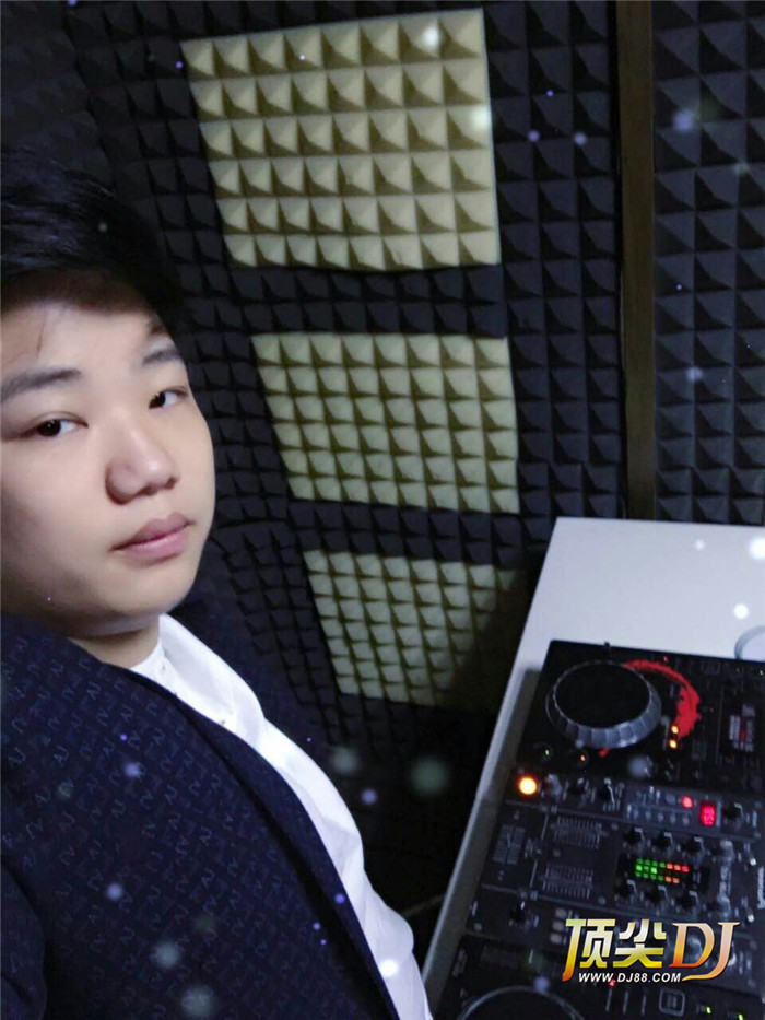 顶尖DJ学校学员马俊D阶段考试