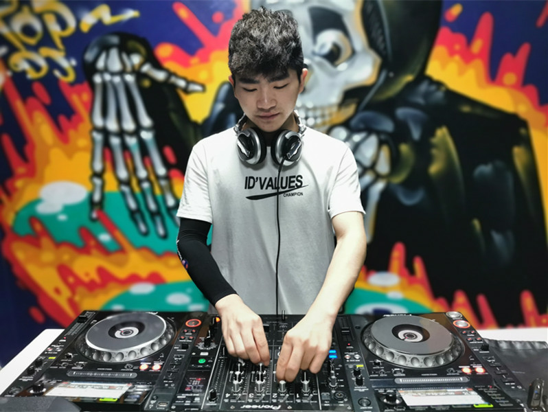 陕西顶尖DJ学校学员陈飞毕业考试