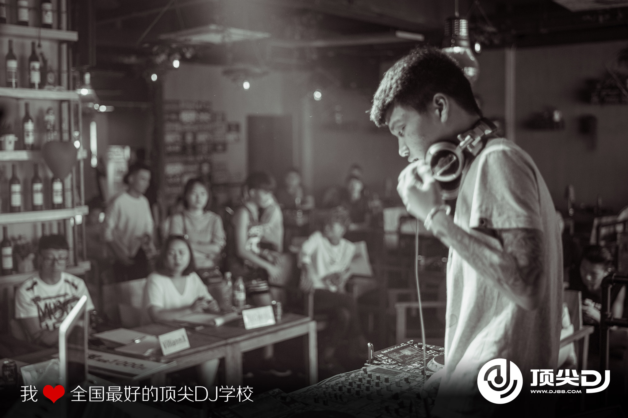 顶尖DJ参赛学员李文浩 6